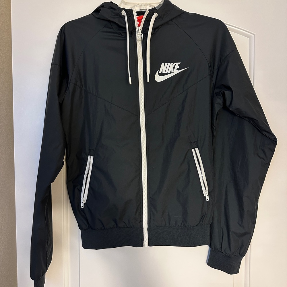Nike Active Cropped Windbreaker Jacket